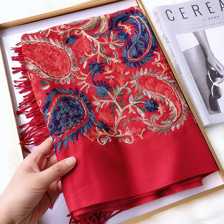 Echarpe châle. Broderie coton cachemire pour femmes – Image 13