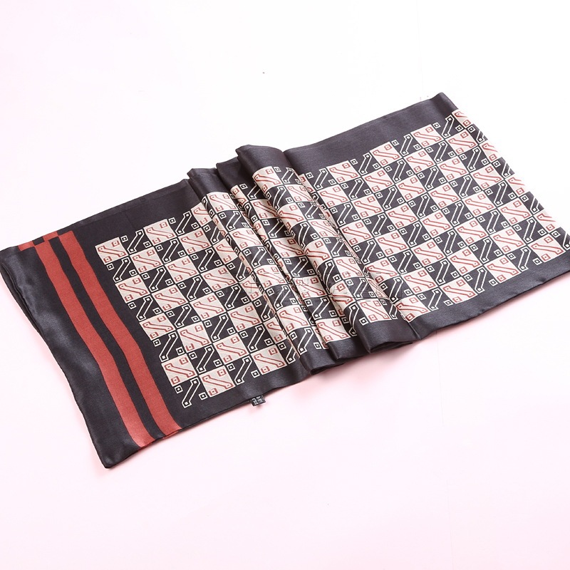 Echarpe élégante en satin pour hommes – Image 45