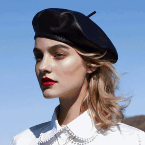 Béret en cuir pour femmes. Printemps, automne et hiver