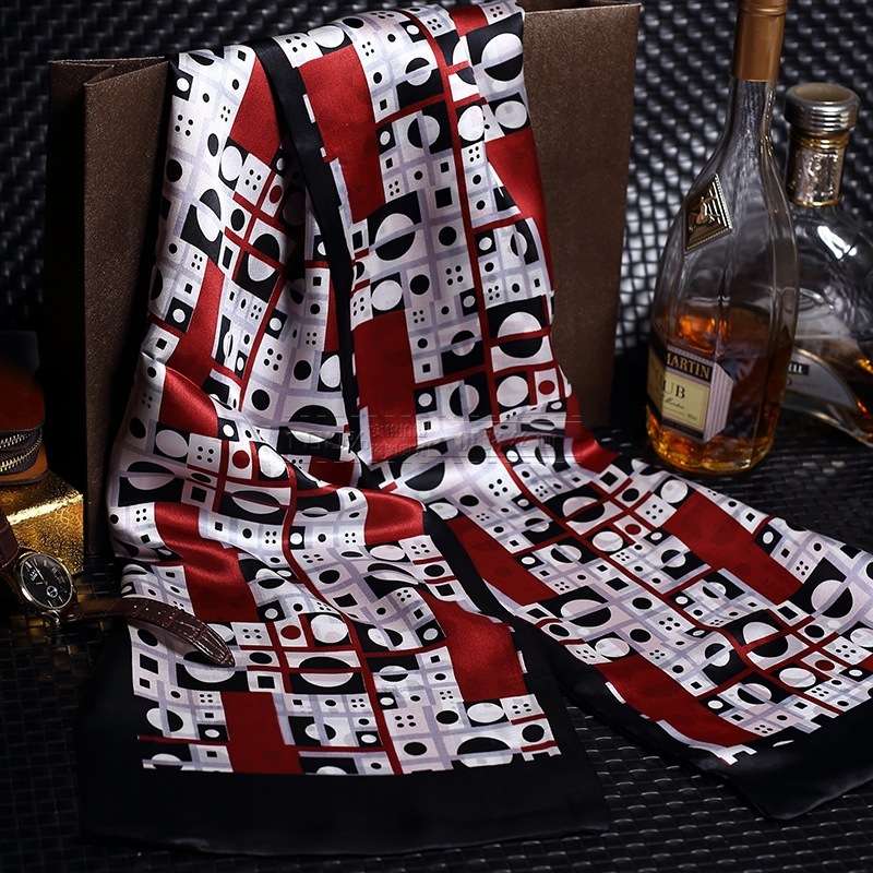 Echarpe élégante en satin pour hommes – Image 10