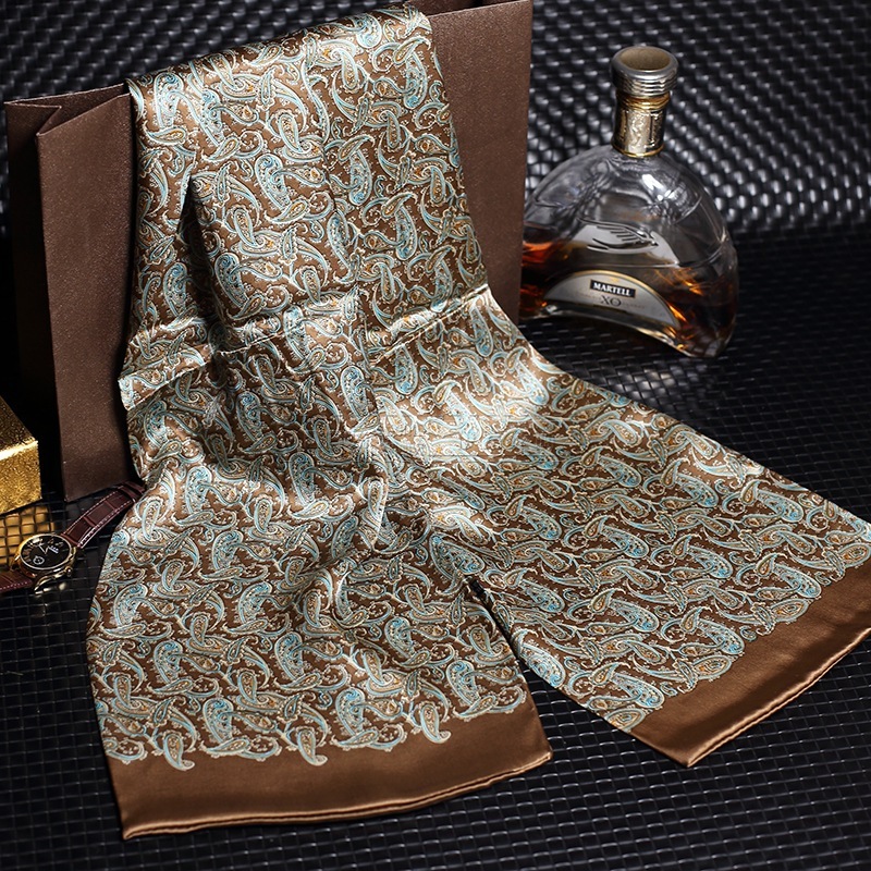 Echarpe élégante en satin pour hommes – Image 4