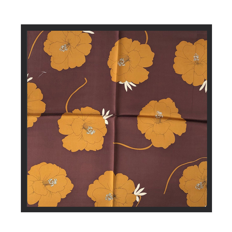 Foulard en soie à fleurs décoratives pour femmes – Image 7
