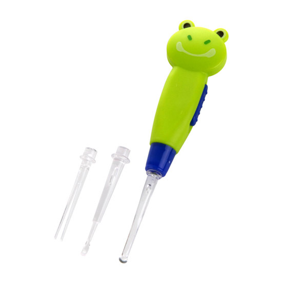 Nettoyeur d'oreilles lumineux pour bébé. L'appareil nettoie et enlève en douceur le cérumen et la saleté dans l'oreille du bébé