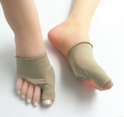 Orthèse. Chaussette corrective d'orteils avec prothèses en silicone