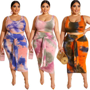 Combinaison pour femmes. Costume féminin grande taille