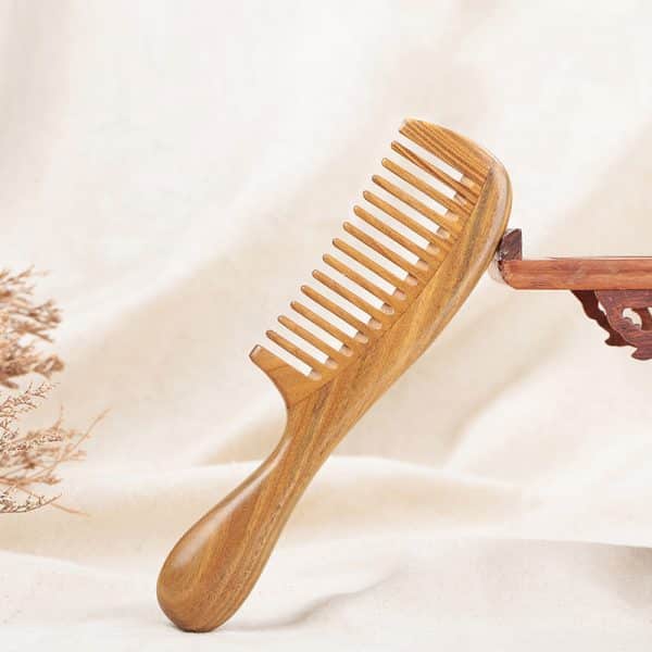 Peigne à cheveux en bois de santal vert – Image 3