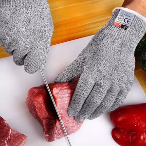 Une paire de gants anti-coupures et anti-perforations pour hommes et femmes