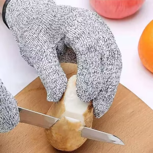 Une paire de gants anti-coupures et anti-perforations pour hommes et femmes