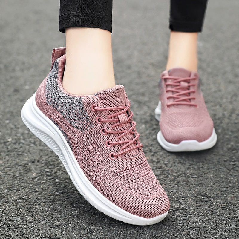 Baskets à lacets pour femmes. Chaussures de sport décontractées