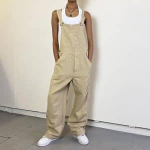 Salopette de travail pour femmes. Combinaison pour le travail