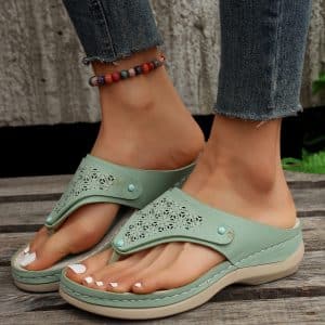 Sandales d'été. Pantoufles d'intérieur. Chaussures de plage pour femmes