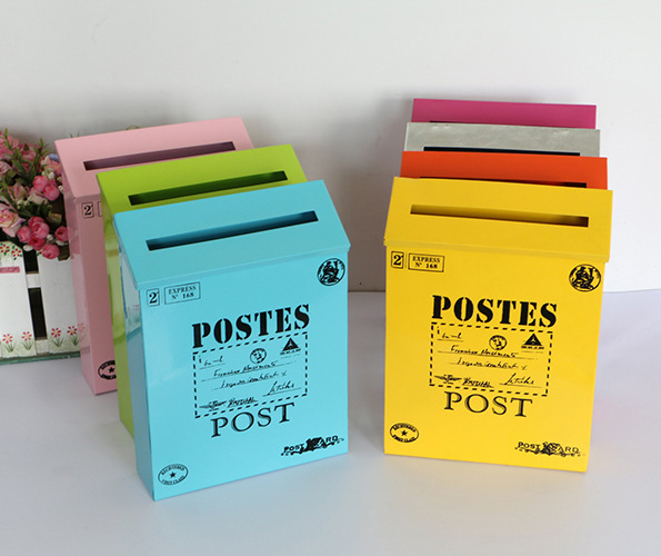 Boîte aux lettres métallique