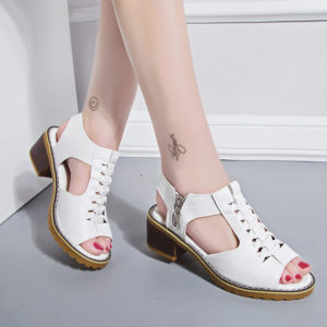 Nouvelles sandales à talons moyens. Mode bouche de poisson fermeture éclair à talons épais pour femmes