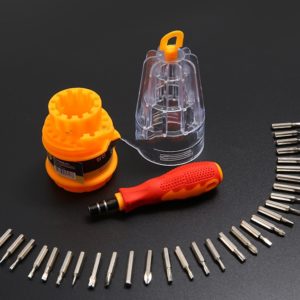 Jeu de tournevis multifonctionnel domestique. Réparation et bricolage à domicile