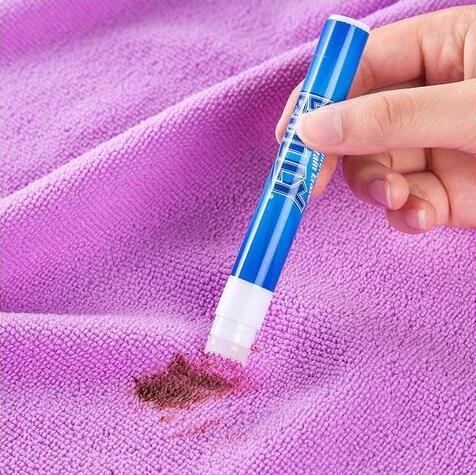 Stylo détachant les taches de graisse sur les vêtements