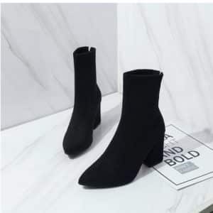 Talons hauts de cheville pour dames. Talons chauds pour femmes