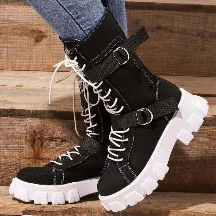 Bottes de plateforme à dentelle pour femmes. Bottes très tendance pour femmes – Image 3