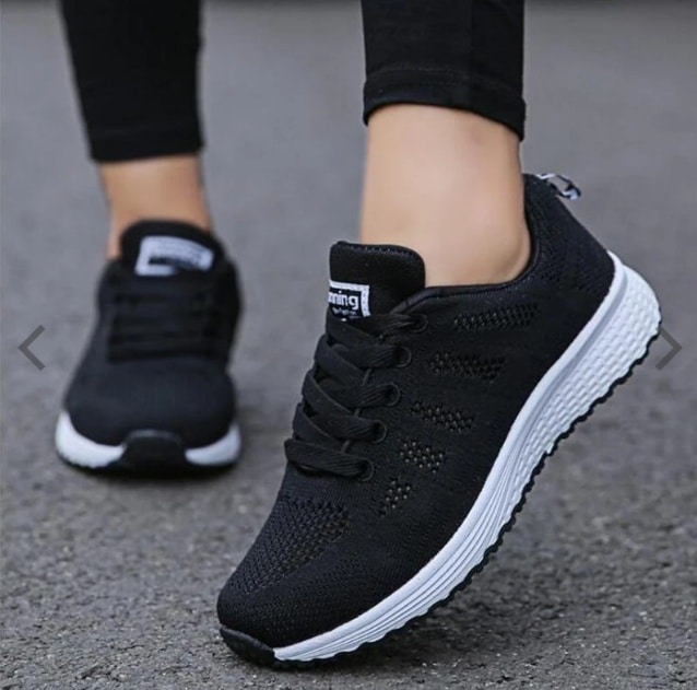 Chaussures de sport pour femmes. Basket