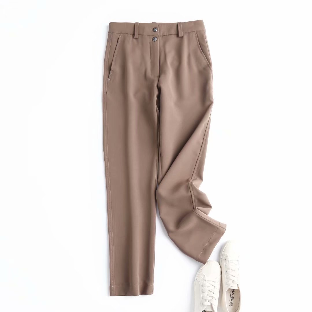 Pantalon décontracté droit à deux boutons pour femmes – Image 3