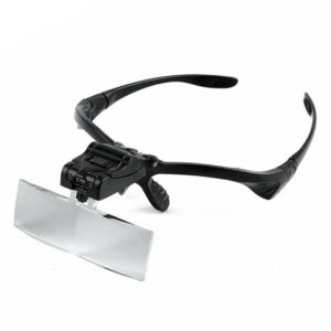 Loupe de lecture avec lampe