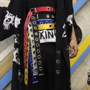 Ceinture en toile à large trou. Ceinture en métal décontractée pour dames