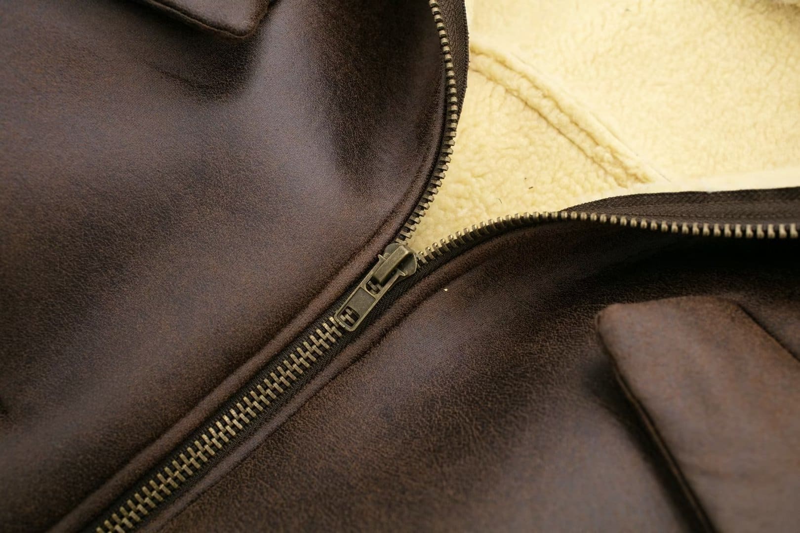 Veste à la mode avec revers, manches longues et fermeture à glissière double faces pour femmes – Image 2