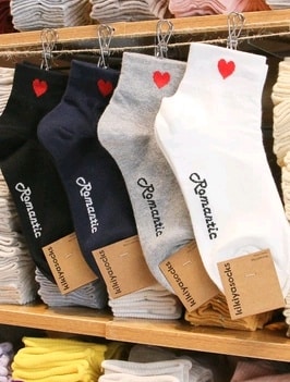 Chaussettes en coton en forme de coeur pour femmes – Image 3