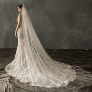 Voile de robe de mariée à longue queue de tulle perlée