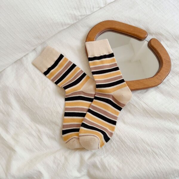 Chaussettes à rayures colorées pour femmes – Image 5