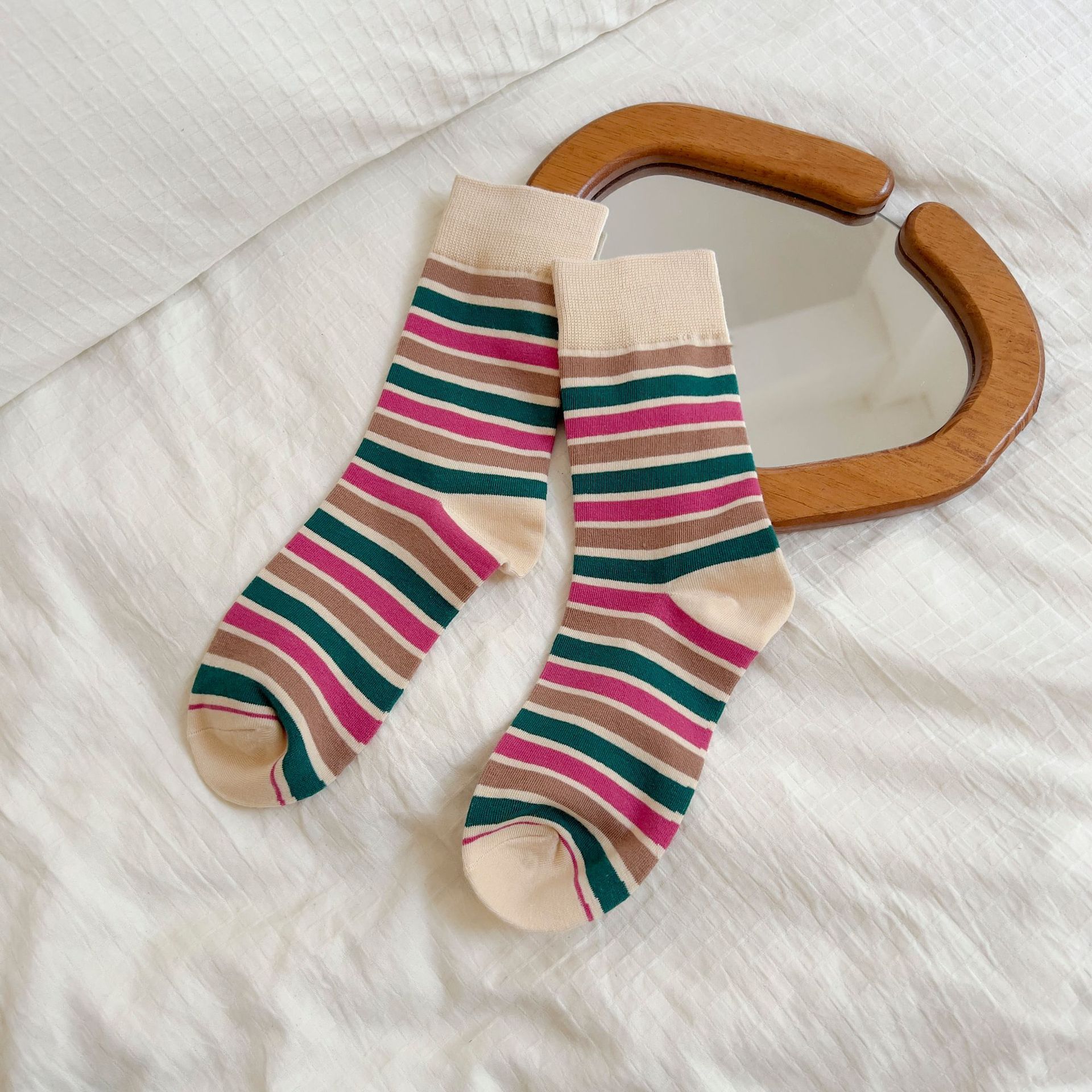 Chaussettes à rayures colorées pour femmes – Image 6