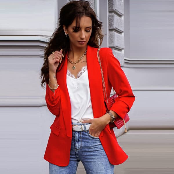 Blazer élégant pour femmes. Veste ample pour femmes