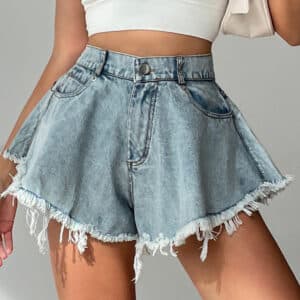 Short en denim à pompon taille haute pour femmes