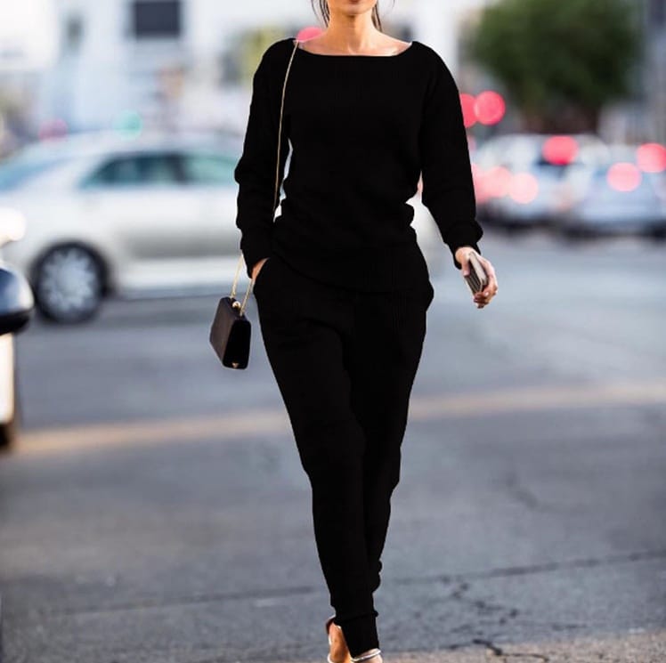 Tenue de sport décontractée à col rond pour femmes – Image 3