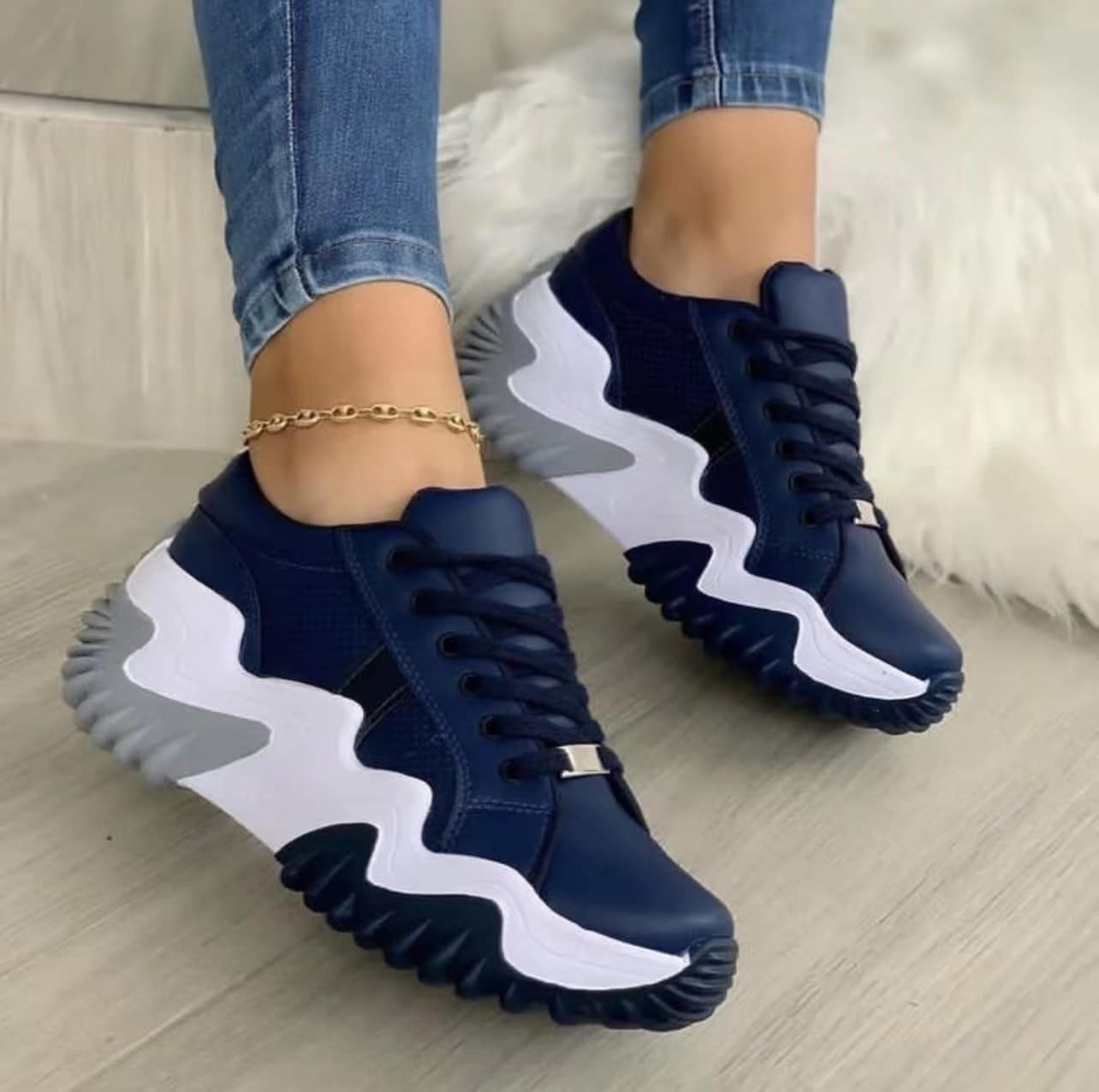 Baskets de grande taille décontractées à fond épais à la mode pour femmes – Image 3