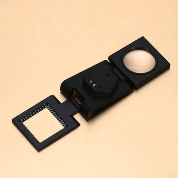 Loupe à pointe en métal avec lumière et échelle de mesure – Image 3