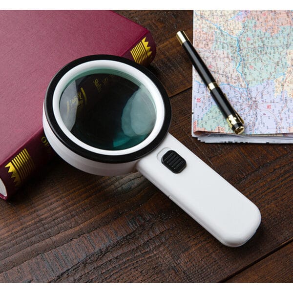 Loupe optique en verre