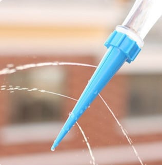 Dispositif d'arrosage automatique à irrigation goutte à goutte