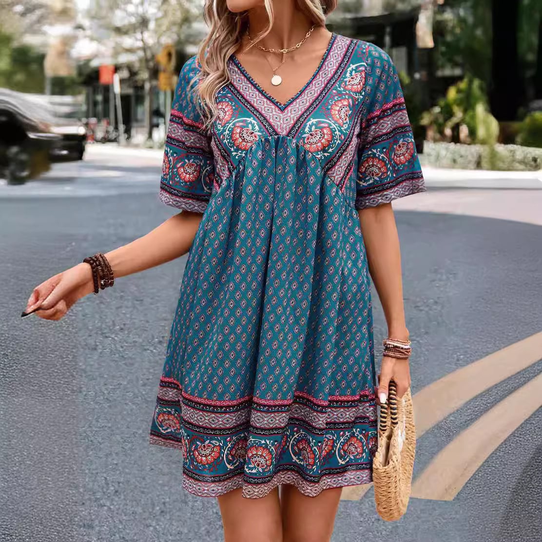 Robe de style ethnique à la mode pour femmes