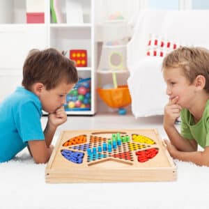 Jeu de société classique en bois quatre en un