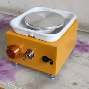 Mini machine de dessin de bout de doigt. Machine de traction