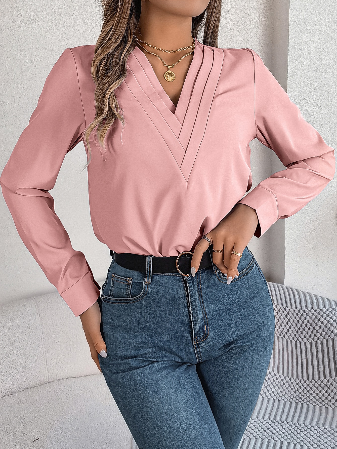 Chemise à manches longues à col en V, élégante chemisier solide pour femmes – Image 7