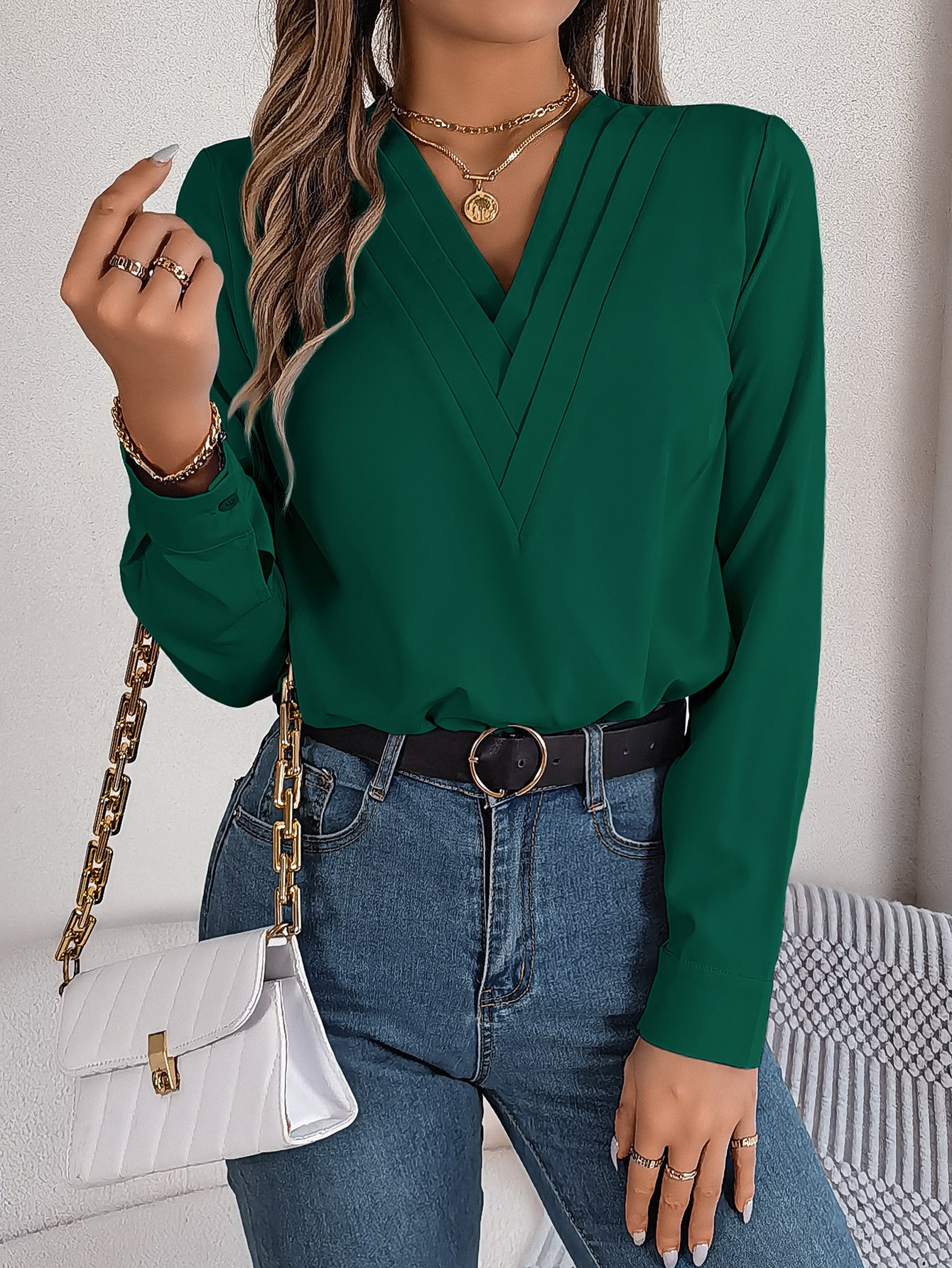Chemise à manches longues à col en V, élégante chemisier solide pour femmes – Image 4