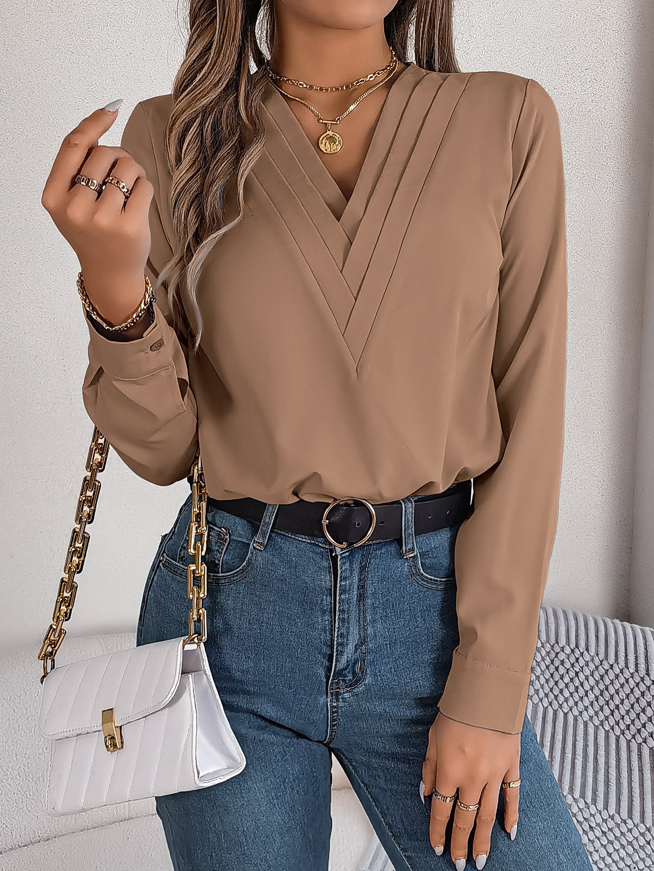 Chemise à manches longues à col en V, élégante chemisier solide pour femmes – Image 6