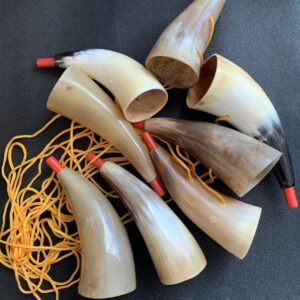 Sifflet plat en forme de corne