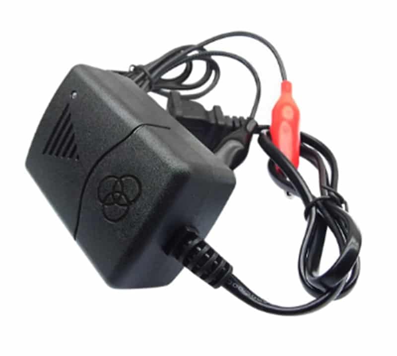Chargeur de batterie compact intelligent 12V pour voitures