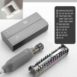 Jeu de petites vis universelles pour la maison. Machine à démonter et d'entretien