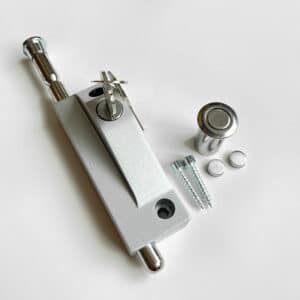 Serrure automatique pour portes tournantes