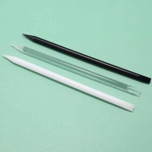 Outil de réparation transparent. Colle de réparation des pneus