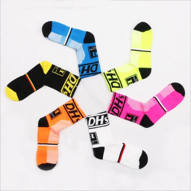 Chaussettes de cyclisme pour femmes et hommes. Chaussettes résistantes à l’usure. Chaussettes de compression – Image 4