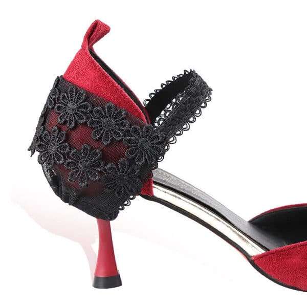 Une paire de sangles de talons en dentelle anti-chutes. Boucles de chaussures anti-chutes pour femmes – Image 6